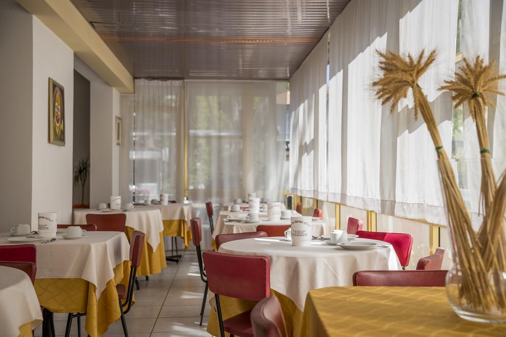 Hotel Meris Milano Marittima Zewnętrze zdjęcie