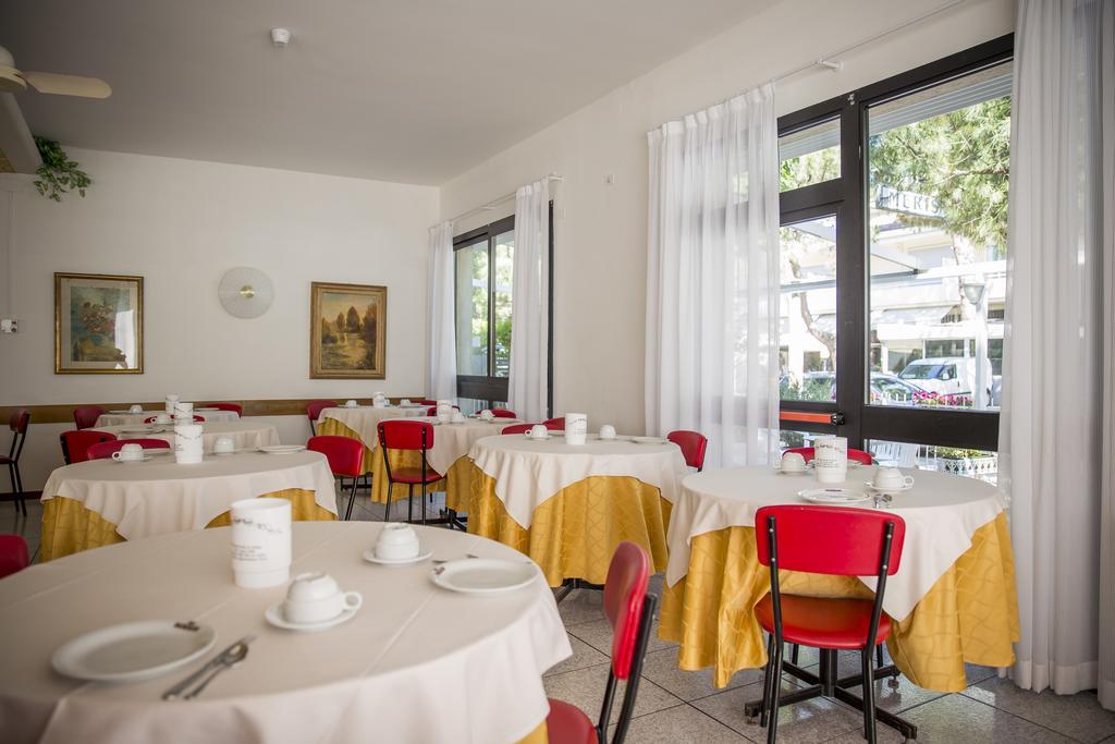 Hotel Meris Milano Marittima Zewnętrze zdjęcie